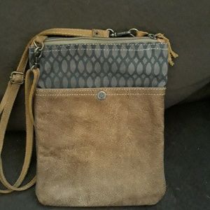 Myra Crossbody
